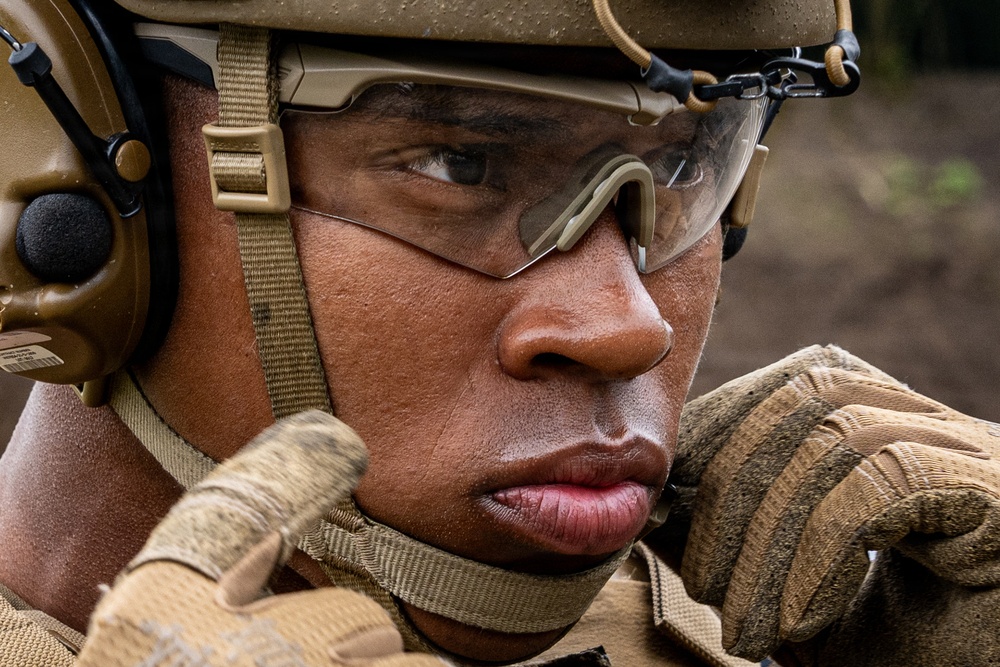 Fuji Viper 26.3 | U.S. Marines Conduct a Short- and Long-Bay Live-Fire Range