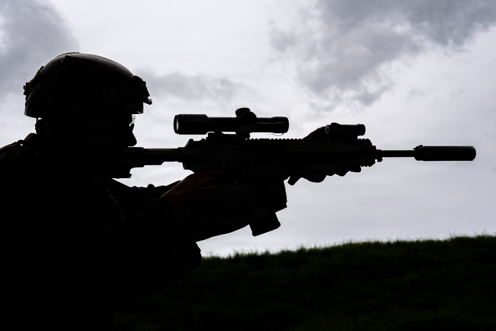 Fuji Viper 26.3 | U.S. Marines Conduct a Short- and Long-Bay Live-Fire Range