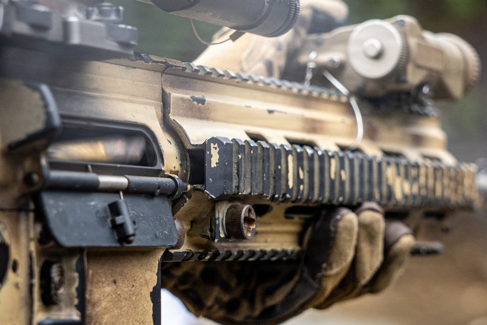 Fuji Viper 26.3 | U.S. Marines Conduct a Short- and Long-Bay Live-Fire Range