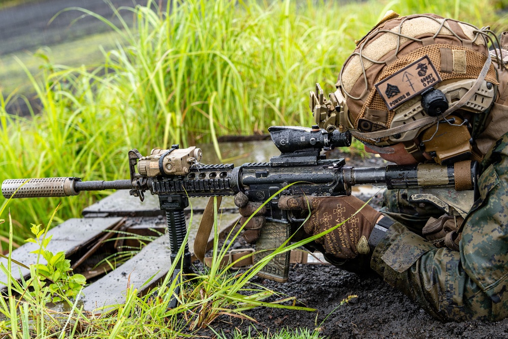 Fuji Viper 26.3 | U.S. Marines Conduct a Short- and Long-Bay Live-Fire Range