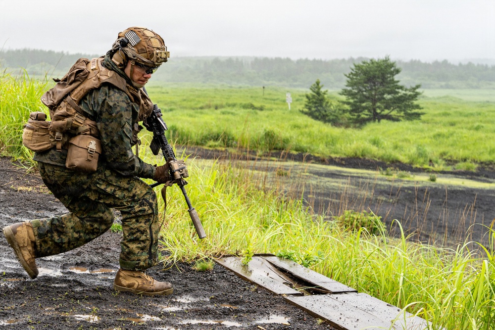 Fuji Viper 26.3 | U.S. Marines Conduct a Short- and Long-Bay Live-Fire Range