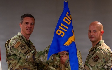 911th AES holds change of command, welcoming new commander