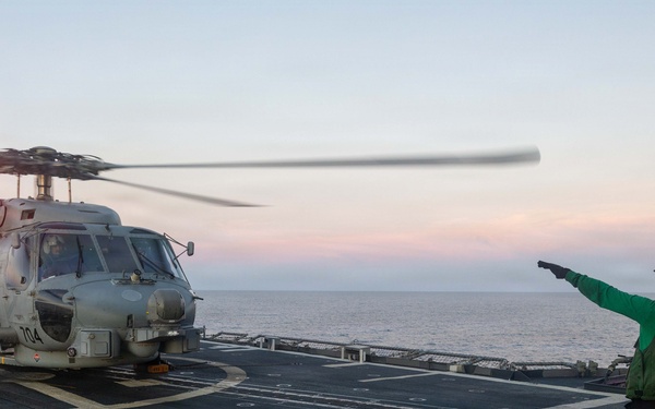 USS Princeton Conducts Flight Operations
