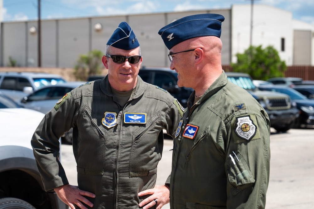 40th AS receives Gallant Unit Citation from 18th AF commander