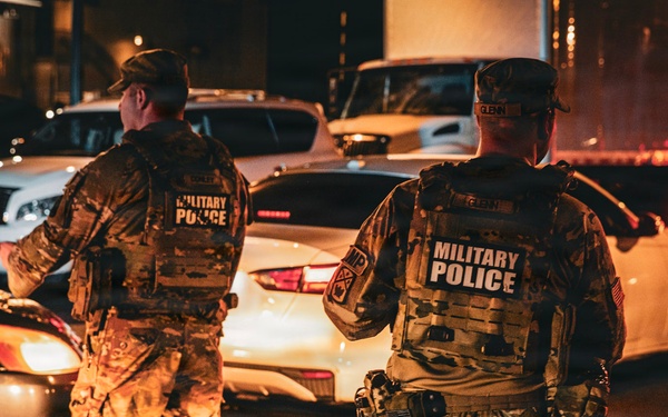 U.S. Army Soldiers with Tennessee National Guard direct traffic in Memphis