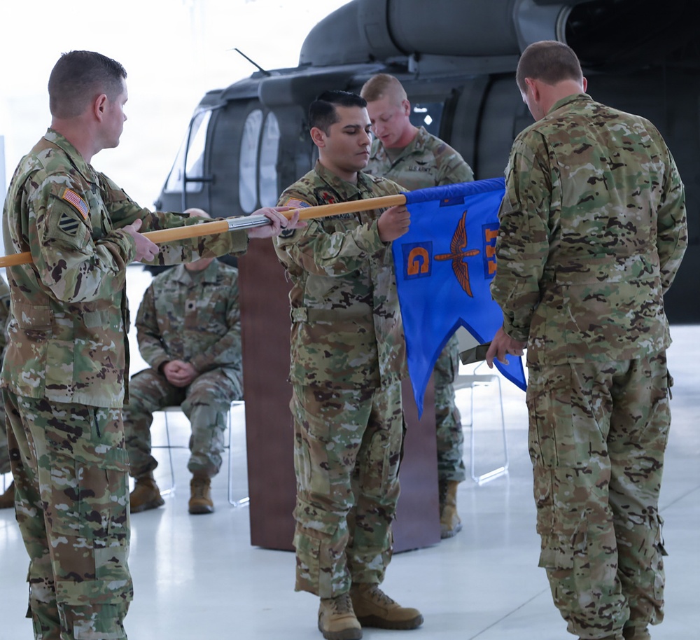 Illinois Army Aviation MEDEVAC Writes Final Chapter of Unit’s History with Casing of Colors