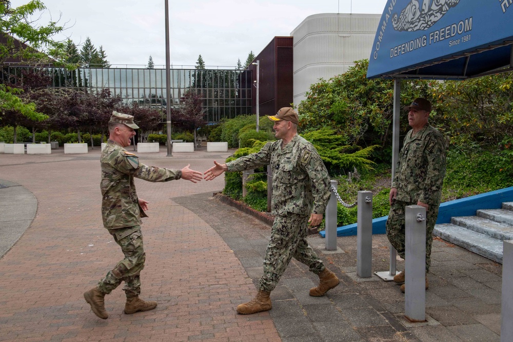 Maj. Gen. Thomas Friloux visits Commander, Submarine Group 9