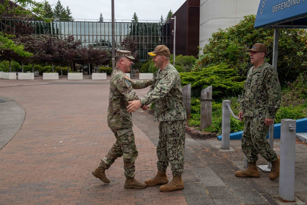 Maj. Gen. Thomas Friloux visits Commander, Submarine Group 9