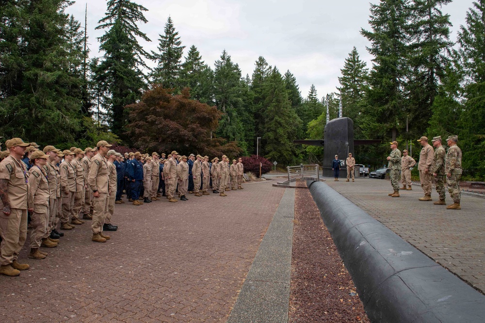 Maj. Gen. Thomas Friloux visits Commander, Submarine Group 9