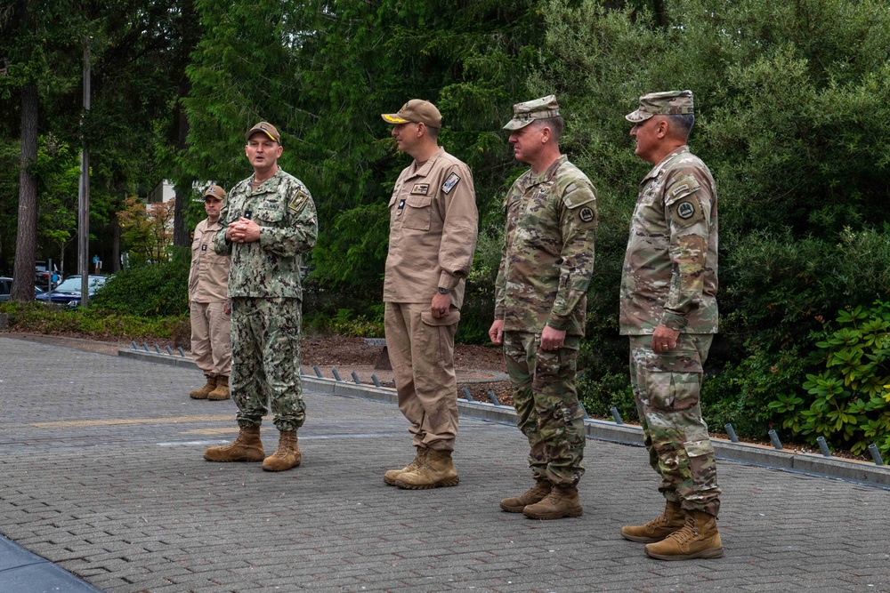 Maj. Gen. Thomas Friloux visits Commander, Submarine Group 9