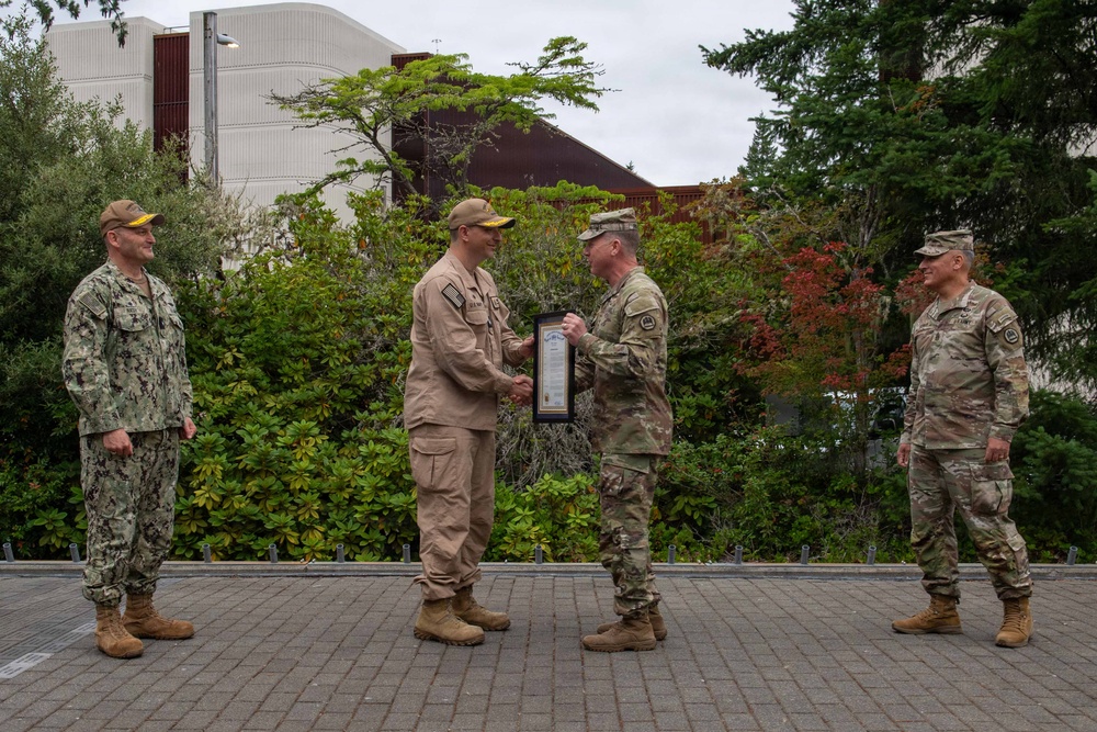 Maj. Gen. Thomas Friloux visits Commander, Submarine Group 9