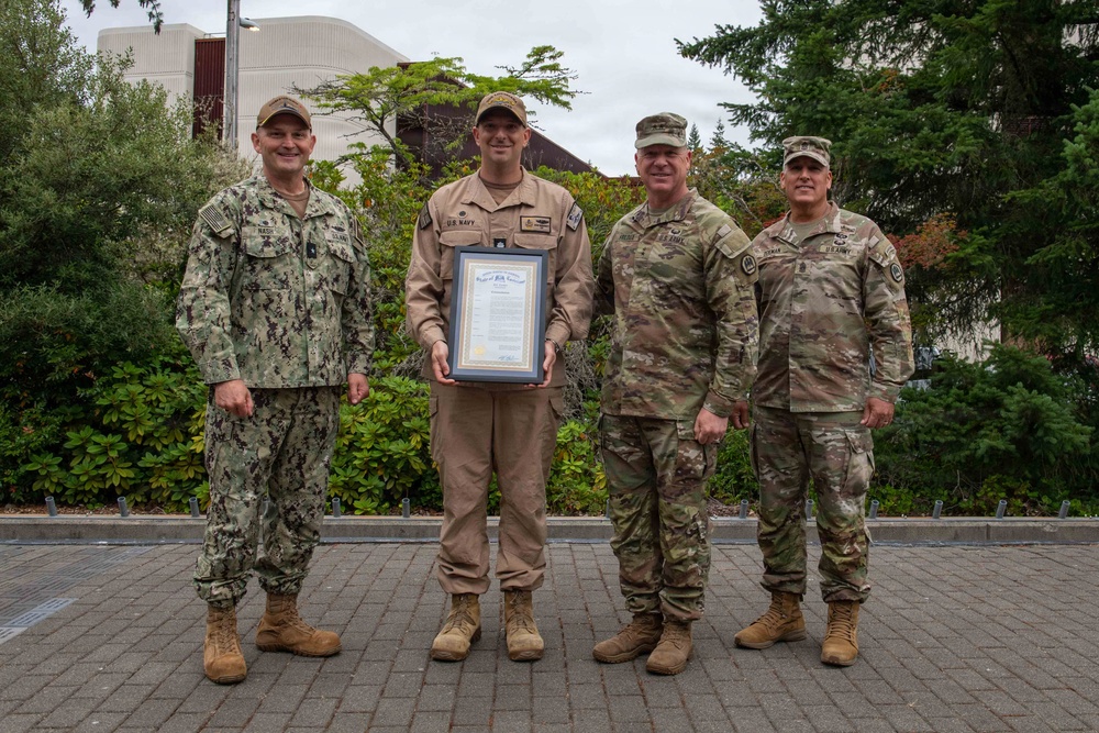Maj. Gen. Thomas Friloux visits Commander, Submarine Group 9
