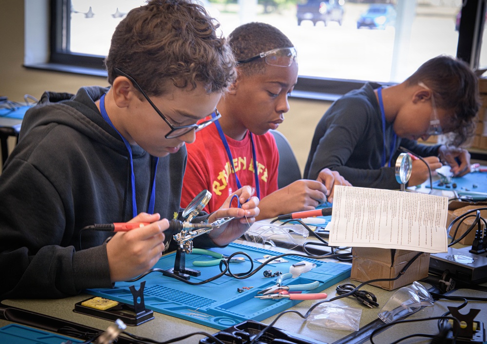 NIWC Atlantic Hosts 15th Annual Palmetto Cybersecurity &amp;amp; STEM Camp