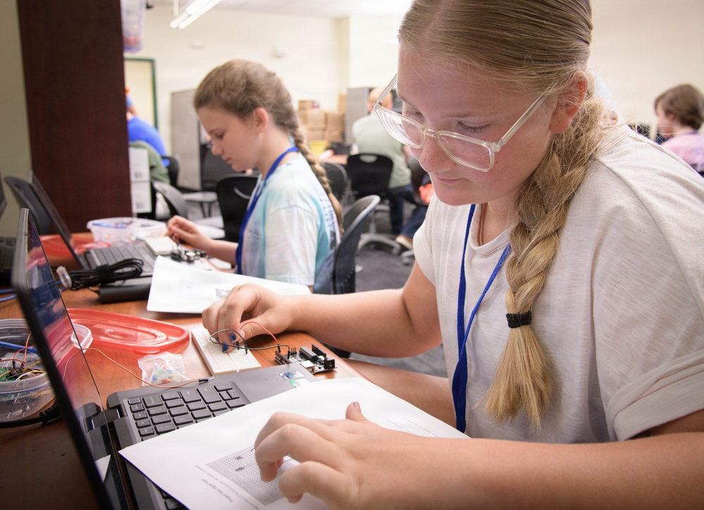 NIWC Atlantic Hosts 15th Annual Palmetto Cybersecurity &amp;amp; STEM Camp