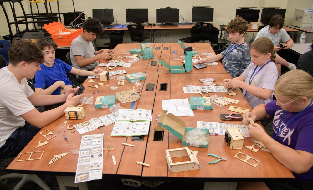 NIWC Atlantic Hosts 15th Annual Palmetto Cybersecurity &amp;amp; STEM Camp