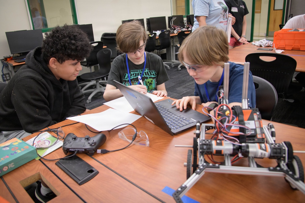 NIWC Atlantic Hosts 15th Annual Palmetto Cybersecurity &amp;amp; STEM Camp