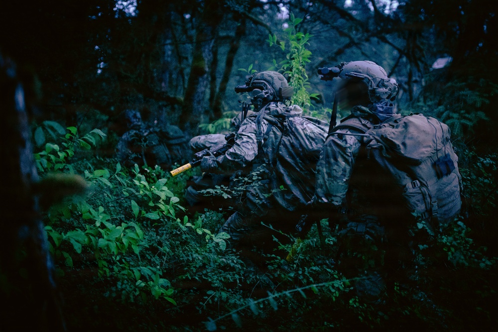 1st Special Forces Group (Airborne) conducts night infiltration training during Tahoma Strike