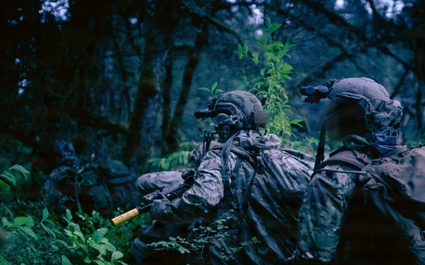 1st Special Forces Group (Airborne) conducts night infiltration training during Tahoma Strike