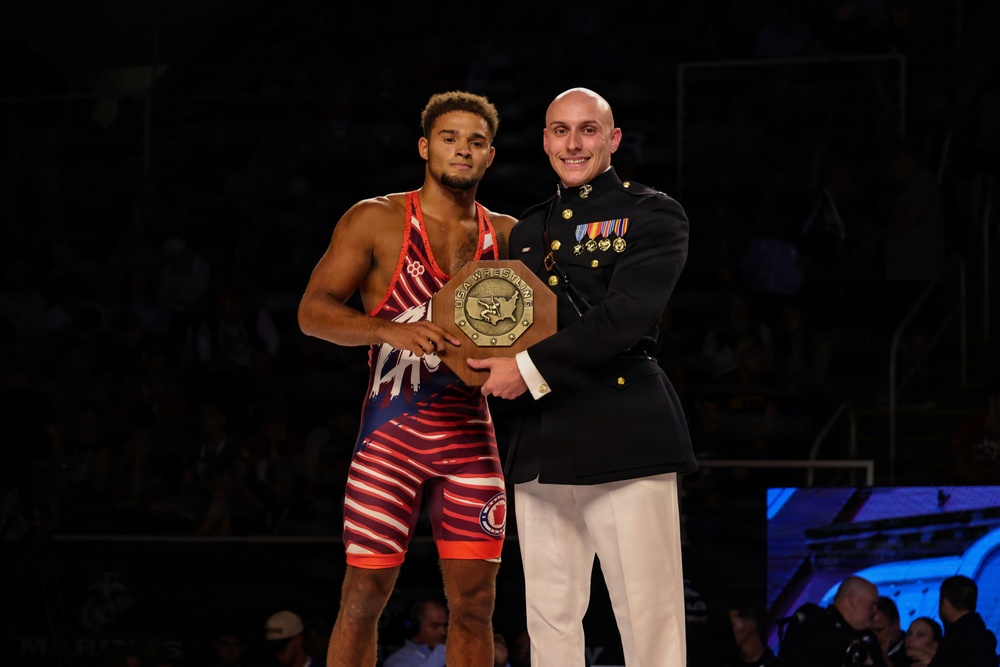 Marines Present Awards During Freestyle Finals