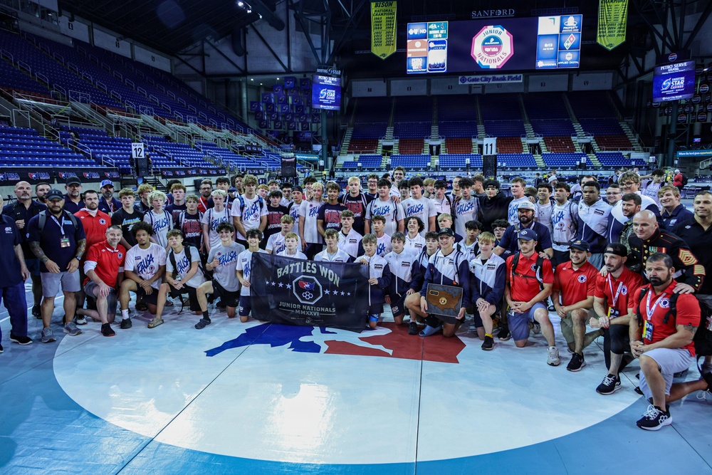 Marines Present Awards During Freestyle Finals