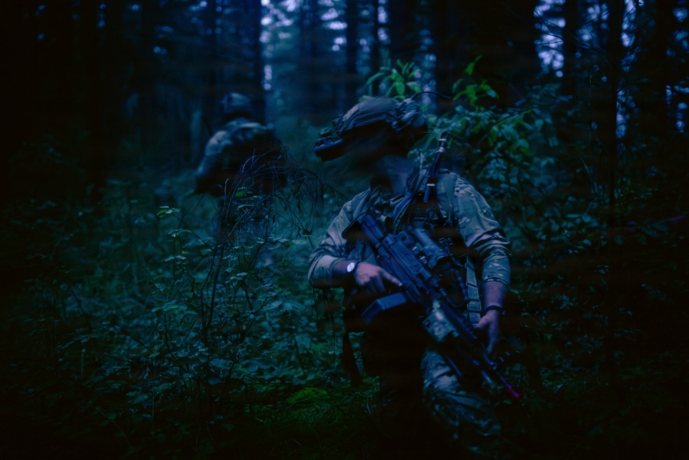 1st Special Forces Group (Airborne) conducts night infiltration training during Tahoma Strike