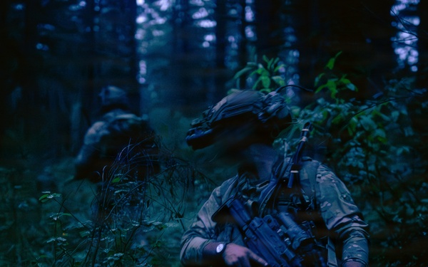 1st Special Forces Group (Airborne) conducts night infiltration training during Tahoma Strike