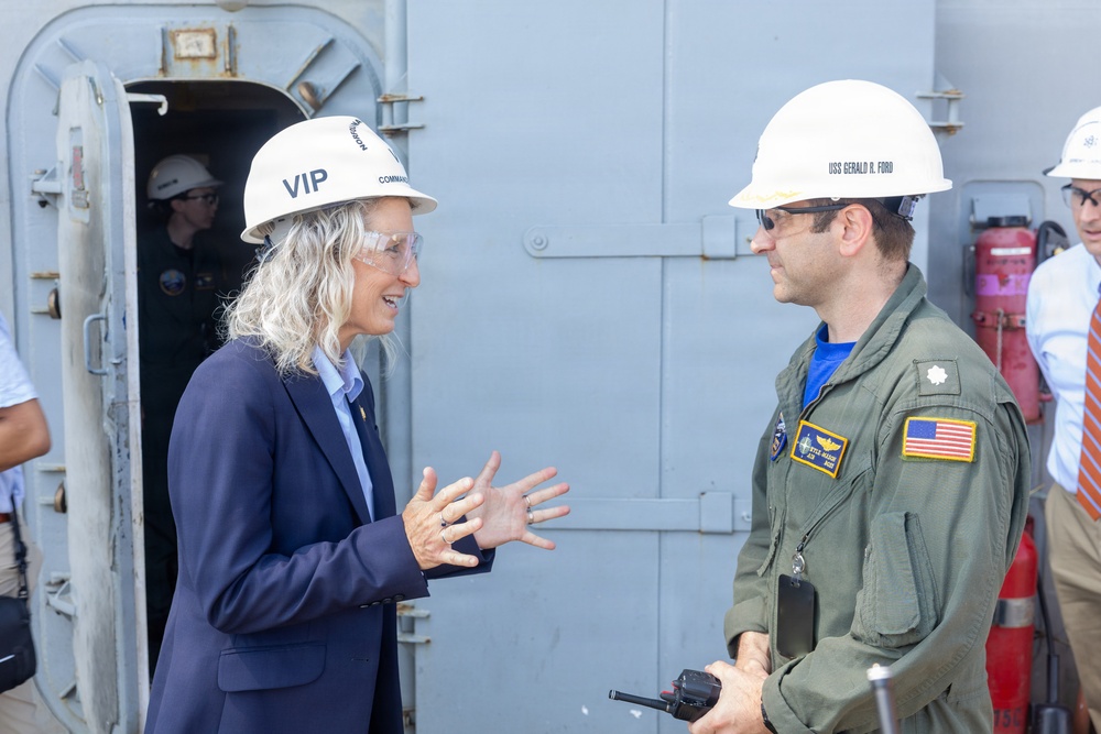 Representative Jen Kiggans Visits Norfolk Naval Shipyard
