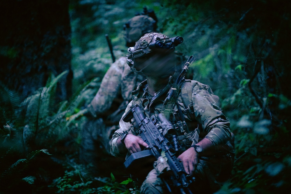 1st Special Forces Group (Airborne) conducts night infiltration training during Tahoma Strike