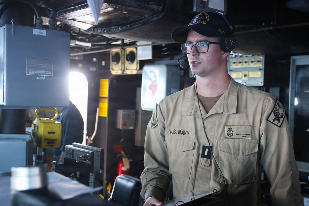 USS Carl M. Levin conducts training exercise during RIMPAC 26