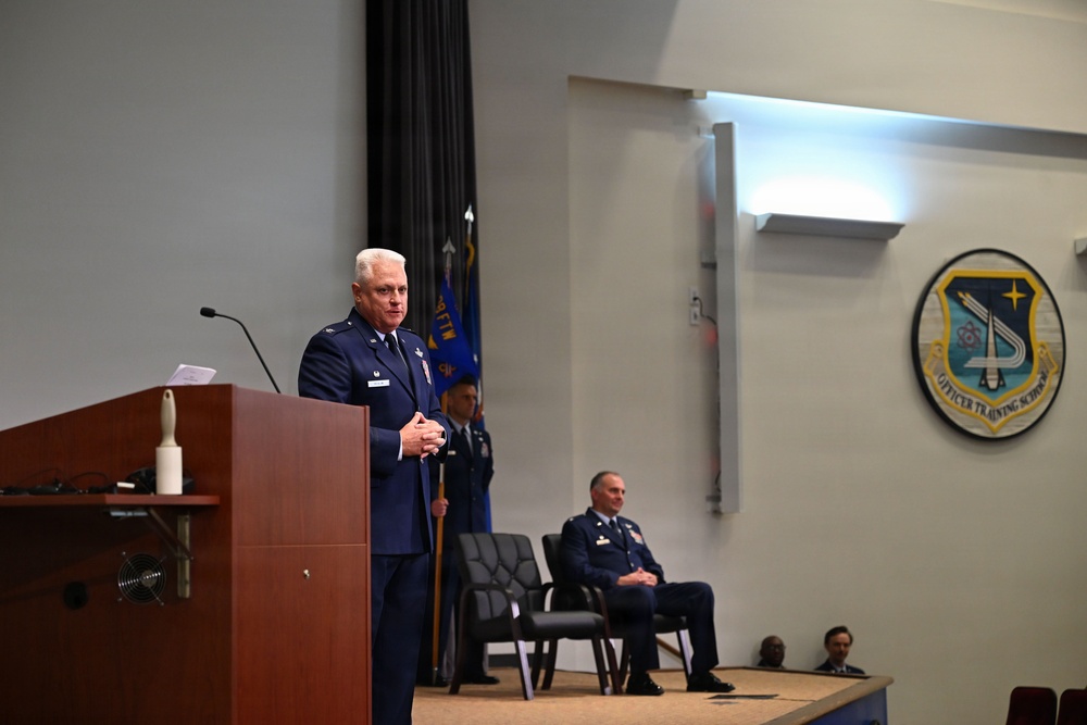 908th Operatiopns Group Welcomes New Commander