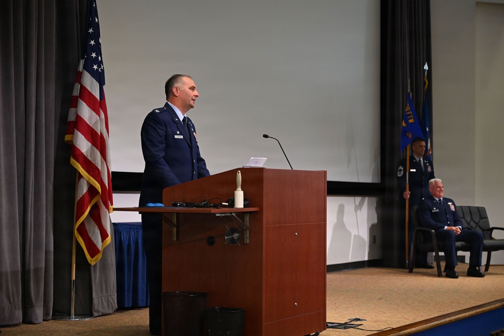 908th Operatiopns Group Welcomes New Commander