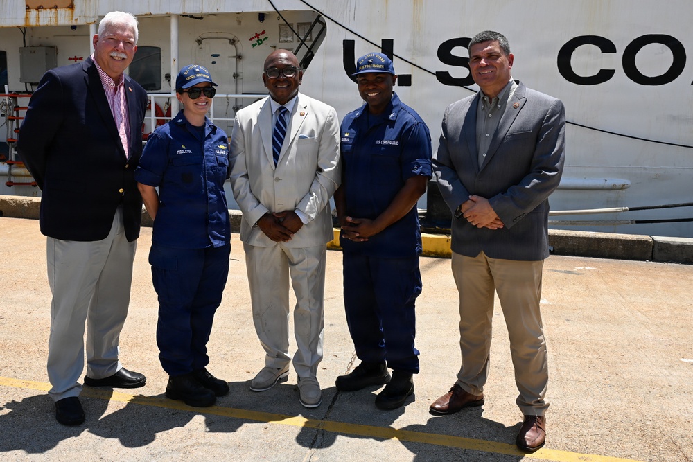 Coast Guard welcomes two cutters to new Virginia homeport
