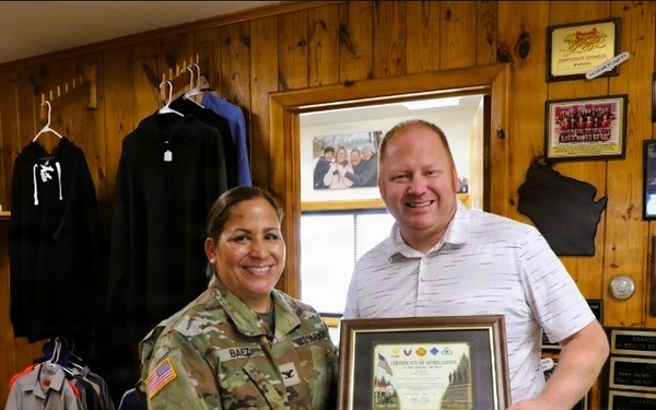 Businesses receive appreciation certificates from Fort McCoy Garrison commander for community support