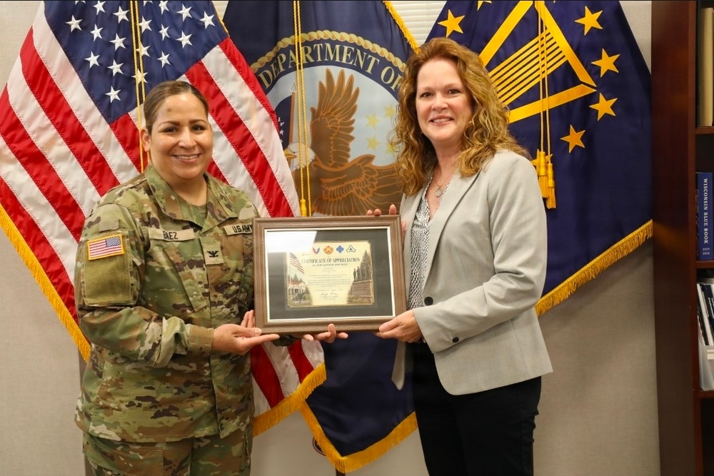 Fort McCoy garrison commander recognizes Tomah VA Medical Center leaders for supporting military community