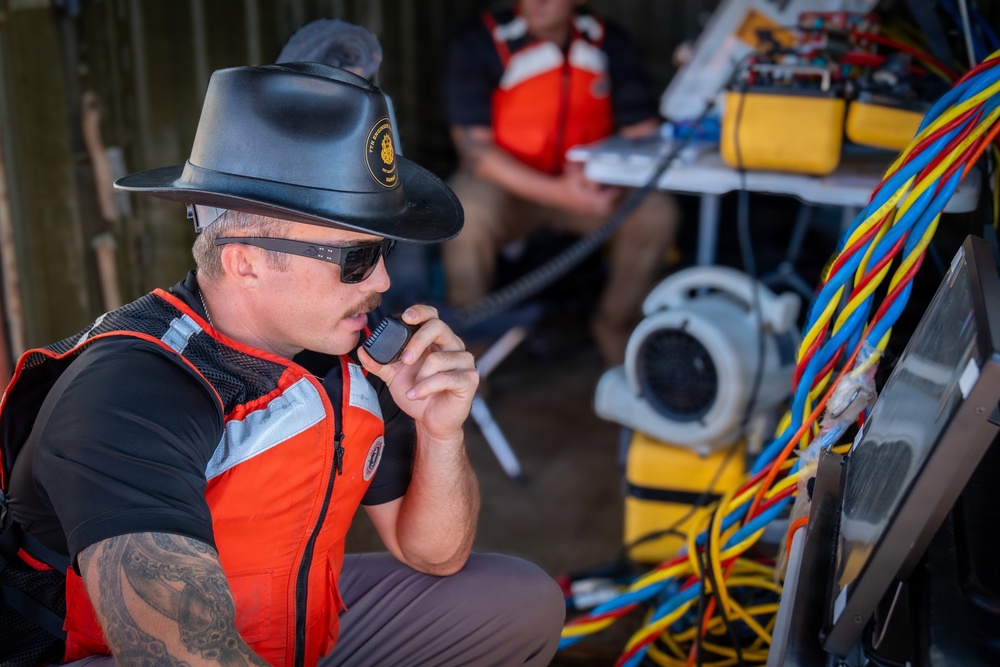 U.S. Army Deep Sea Divers Conduct Underwater Operations at Dry Dock 5 (P-209)