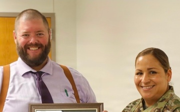 Fort McCoy Garrison commander recognizes Sparta Area Chamber of Commerce director for community partnership