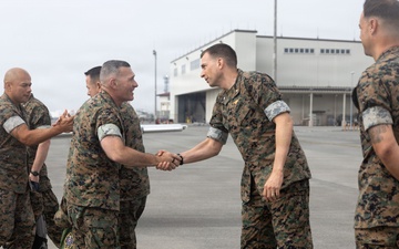 Brig. Gen. Ralph Rizzo visits MCAS Iwakuni