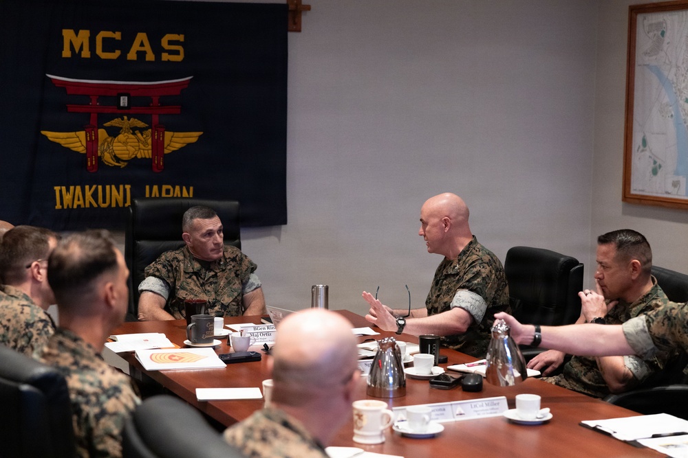 Brig. Gen. Ralph Rizzo visits MCAS Iwakuni