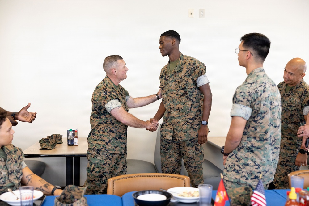 Brig. Gen. Ralph Rizzo visits MCAS Iwakuni