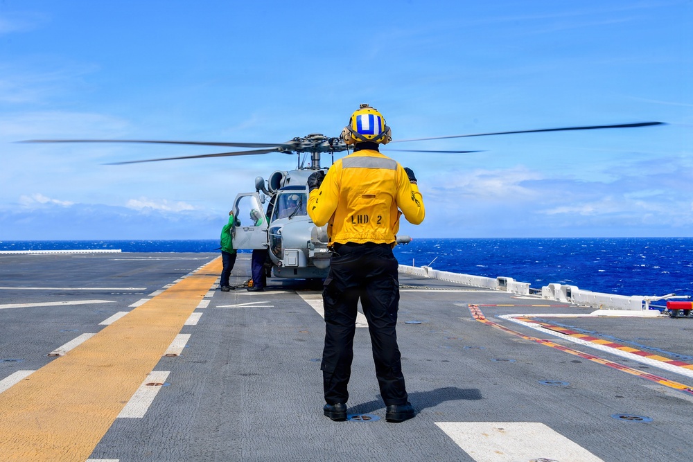 USS Essex conducts flight ops