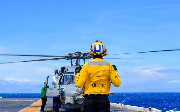 USS Essex conducts flight ops