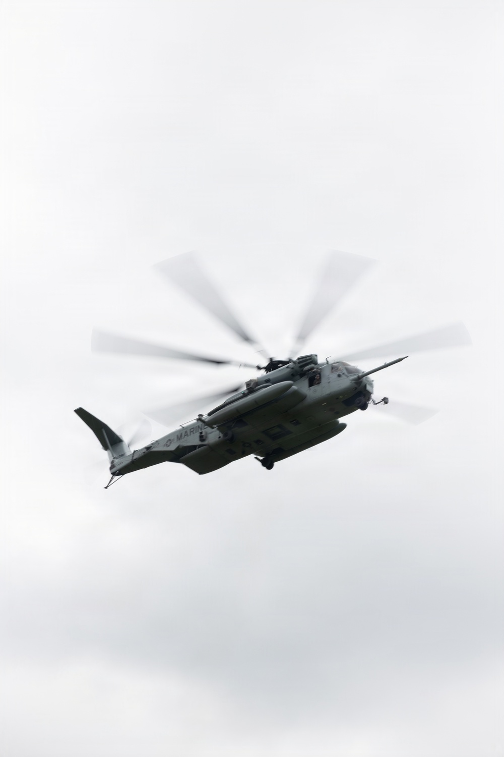 HMH-361 lands at a FARP site