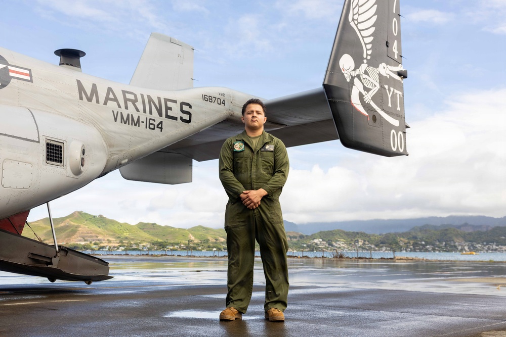 U.S. Marine with VMM-164, 15th MEU, rescues unconscious beachgoer from the ocean during RIMPAC 26