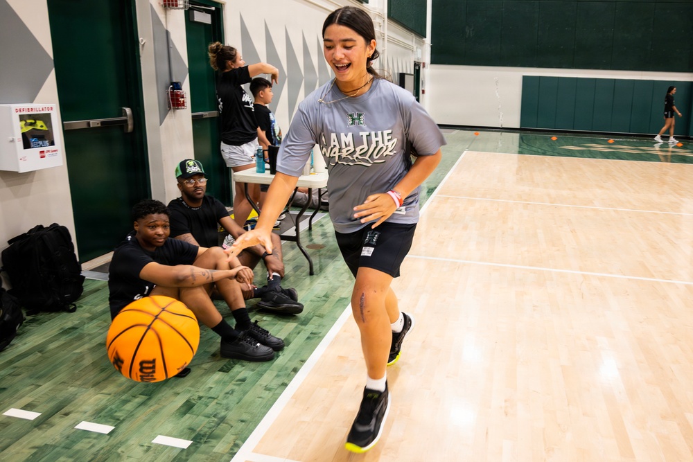 94th Army Air and Missile Defense Command  Soldiers assist University of Hawaii at Manoa’s Women’s Basketball team during Youth Impact Program