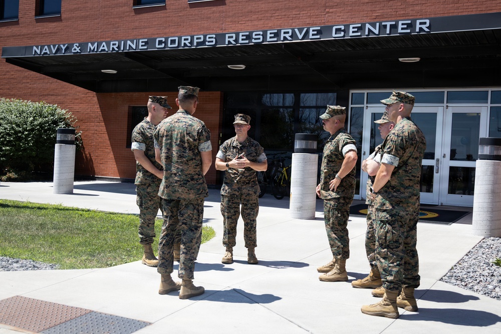 SMMC Ruiz visits MAG-41 Det C leadership, MWSS-471