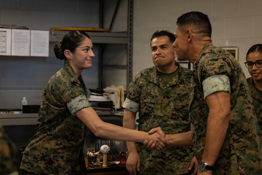 SMMC Ruiz visits MAG-41 Det C leadership, MWSS-471