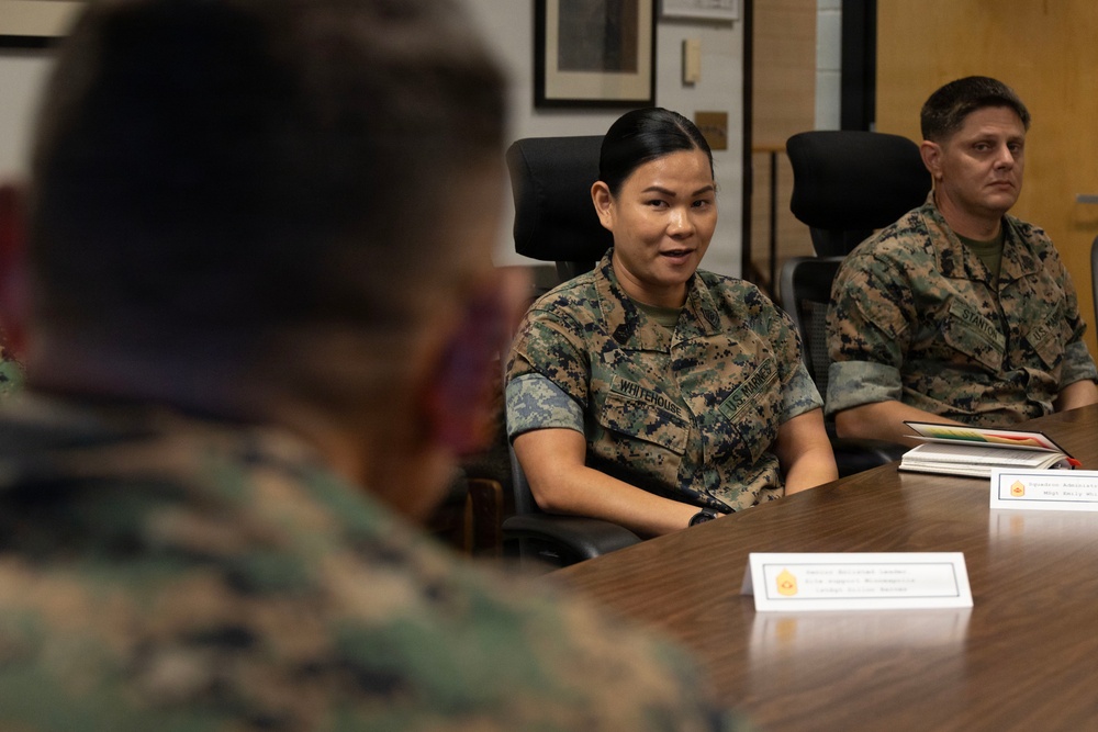 SMMC Ruiz visits MAG-41 Det C leadership, MWSS-471