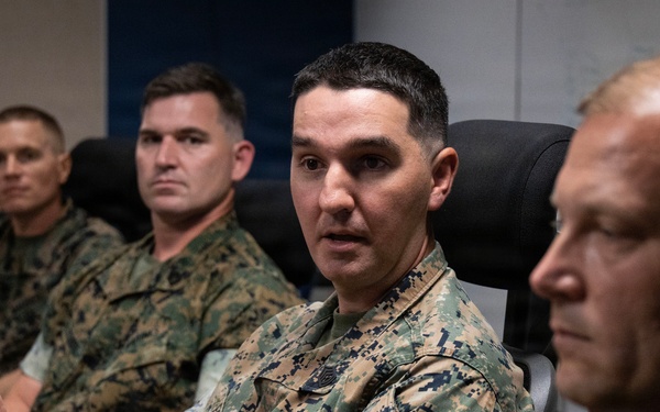 SMMC Ruiz visits MAG-41 Det C leadership, MWSS-471