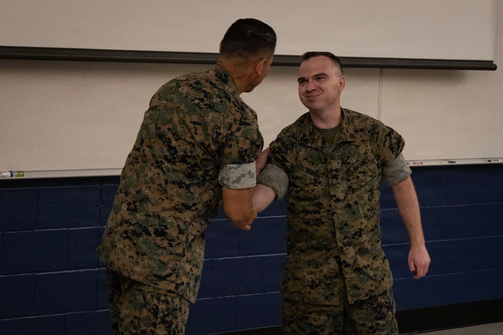 SMMC Ruiz visits MAG-41 Det C leadership, MWSS-471