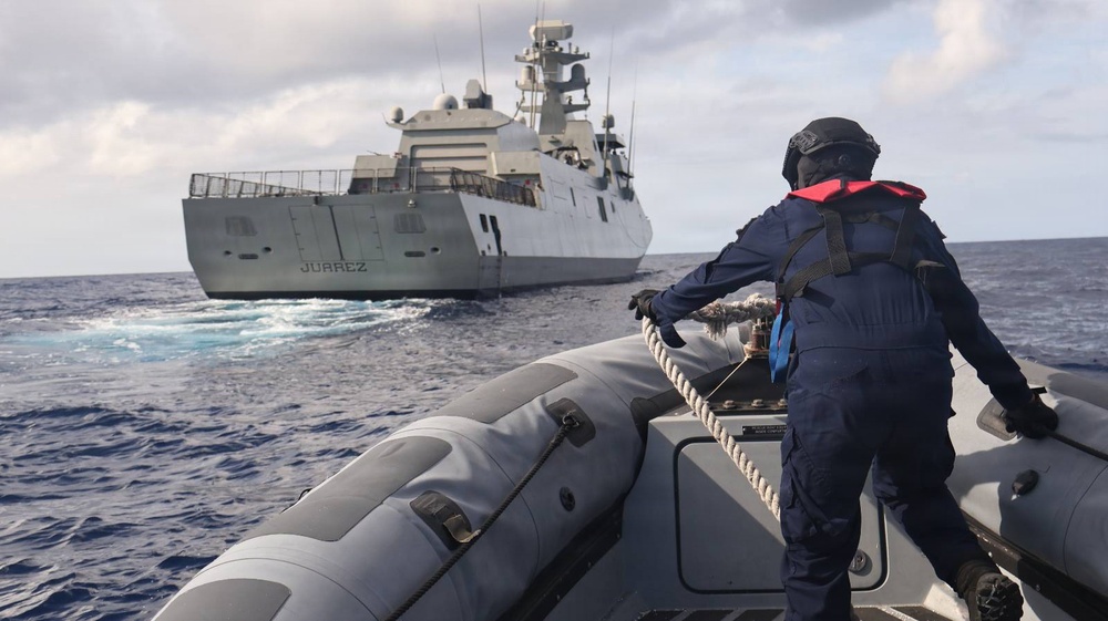 Philippine Coast Guard conducts passenger exchange with ARM Juárez during RIMPAC 2026